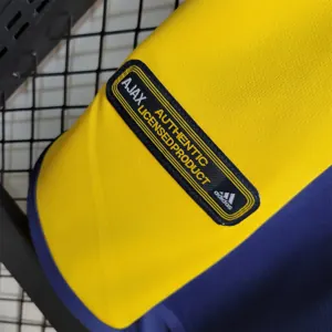00-01 Ajax away 5