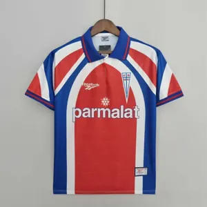 98 La Católica away