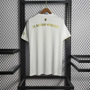 22-23 Bayern away 11