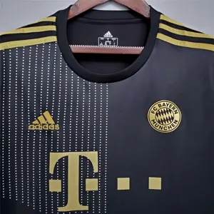 21-22 Bayern Munich away 8