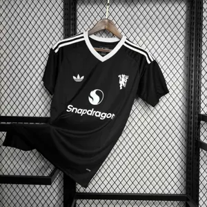24-25 Manchester United Black GoalKeeper Kit Soccer Uniforms Soccer AAAAJersey Yupoo 1