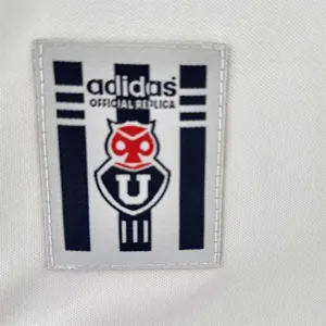 00-01 University of Chile away 8