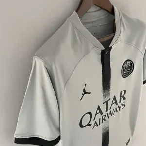 22-23 PSG away1684405160000 3