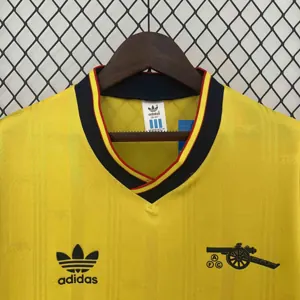 86-88 Arsenal away 2