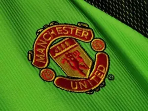 98-99 Manchester United green goalkeeper long sleeve 1