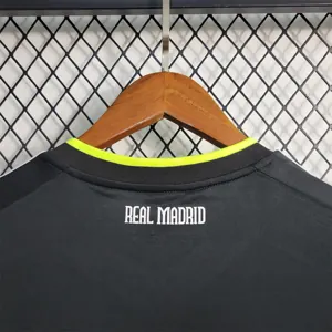 10-11 Real Madrid away 7