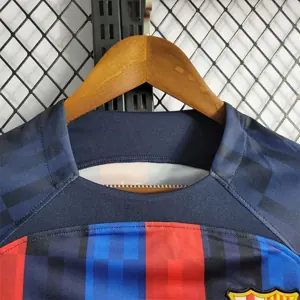22-23 Barcelona home - 3 5
