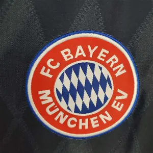 97-99 Bayern home 8
