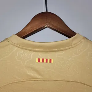 22-23 Barcelona away - 4 16