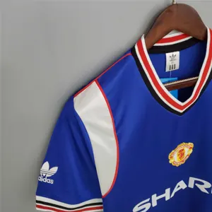 85-86 Manchester United away - 3 6