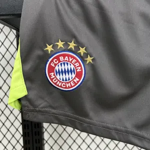 25-25 Bayern Munich Black Goalkeeper Kid Kits Youth Apparels AAAAJersey Wholesale Yupoo 6
