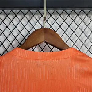 22-23 Women's Netherlands home 5