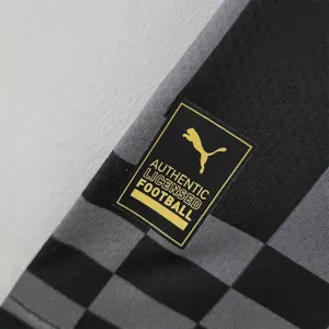 22-23 Dortmund away 1
