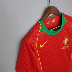 2004 Portugal home red 12
