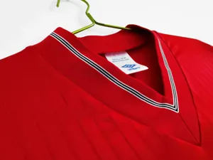 84-87 England away 3