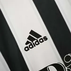 Colo Colo black and white vertical bars 5
