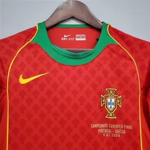 2004 Portugal home red 16