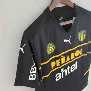 22-23 Peñarol third away 7