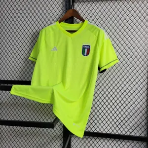 2023 Italy green goalkeeper 3