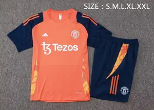 24-25 Manchester United Training Soccer Jerseys Football Shirts 1