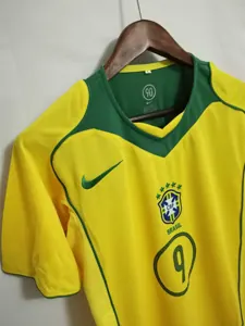 2004 Brazil home 1