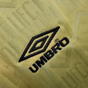 92-94 Manchester United away 7