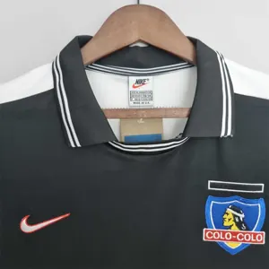 99 Colo-Colo away 3