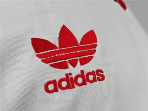 88-90 Manchester United away 2