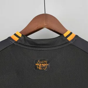 22-23 Valencia away 4