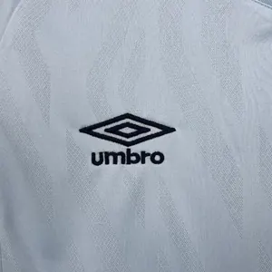 25-26 Gremio Woman Away Kit Football T-Shirt AAAAJersey Supply Yupoo 1