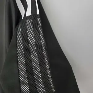 Colo-Colo 13-time champion version away 5