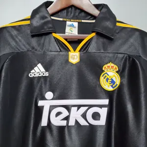 98-99 Real Madrid away 10