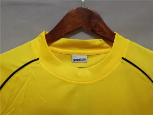 02 Dortmund home yellow 4