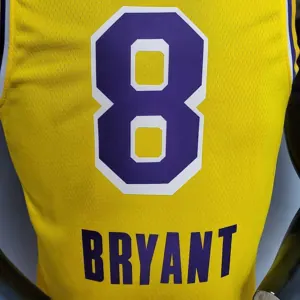 New Bryant #8 Lakers Commemorative Edition Round neck yellow 2
