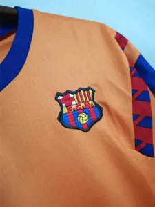 91-92 Barcelona away 7