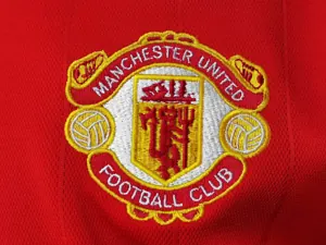 82-83 Manchester United home 4