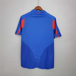 2004 France home 7