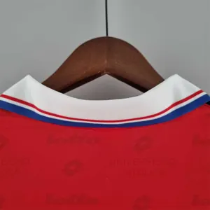 96 La Católica third away 7