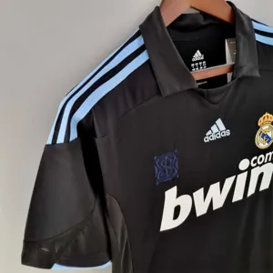 09-10 Real Madrid away 3