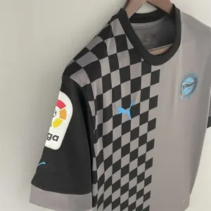 22-23 Alaves third away 10