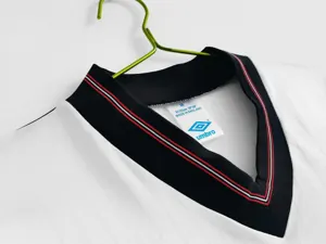 84-87 England home 5