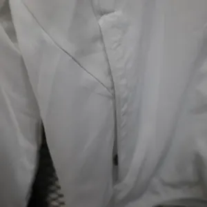 25-26 Real Madrid White Windbreaker Jacket AAAAJersey Supply Yupoo 3