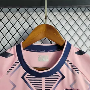 22-23 Everton away 4