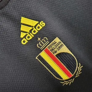 22-23 Belgium away 4