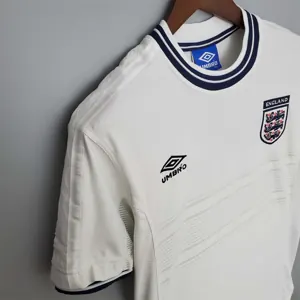2000 England home 8