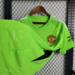 23-24 Manchester United goalkeeper green size S-XXL Soccer Jersey 1
