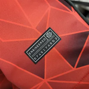 2023 Canada Red 7