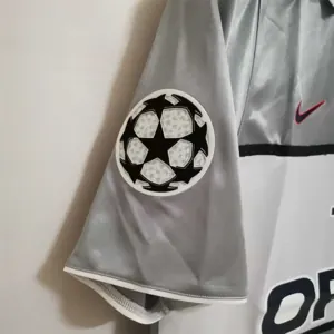2000 PSG away grey 8