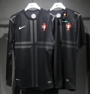 2013 Portugal Away Retro Kit Vintage Player Version Long Sleeve Shirt AAAAJersey Dropship Yupoo 2