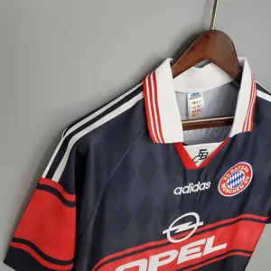 97-99 Bayern home 1